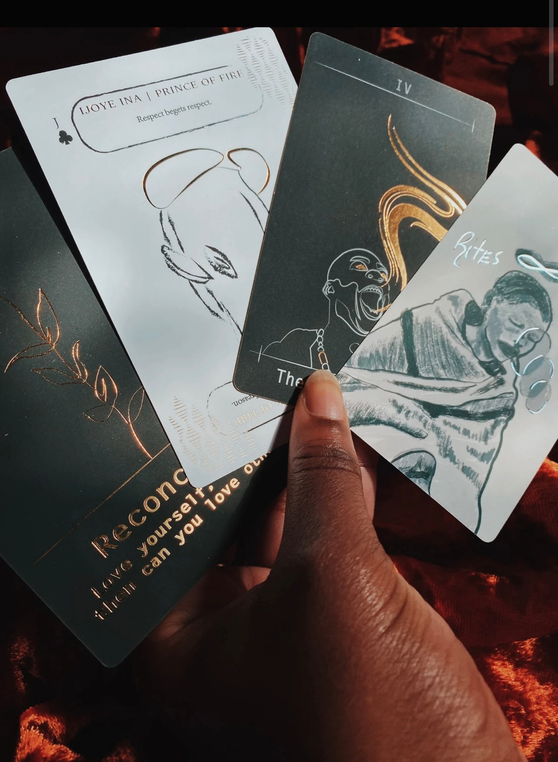 Akamara Tarot