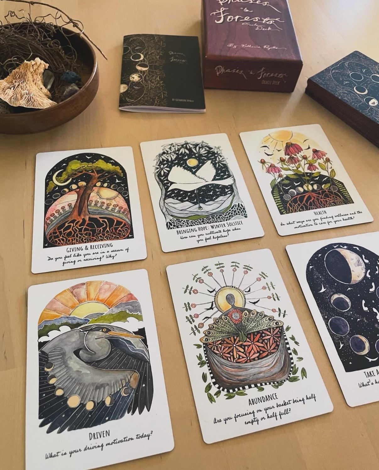 【預訂】 Phases and Forests Oracle Deck