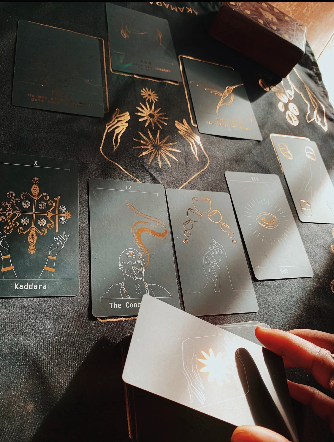 Akamara Tarot