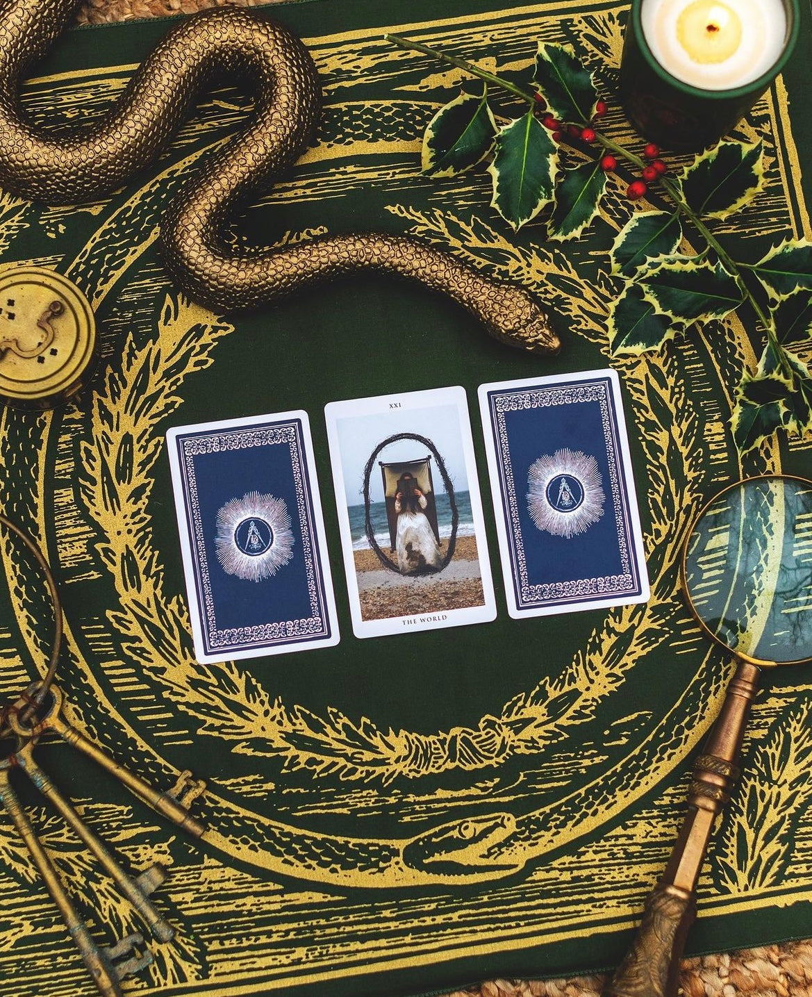 Somnia Tarot Cloth (The World)
