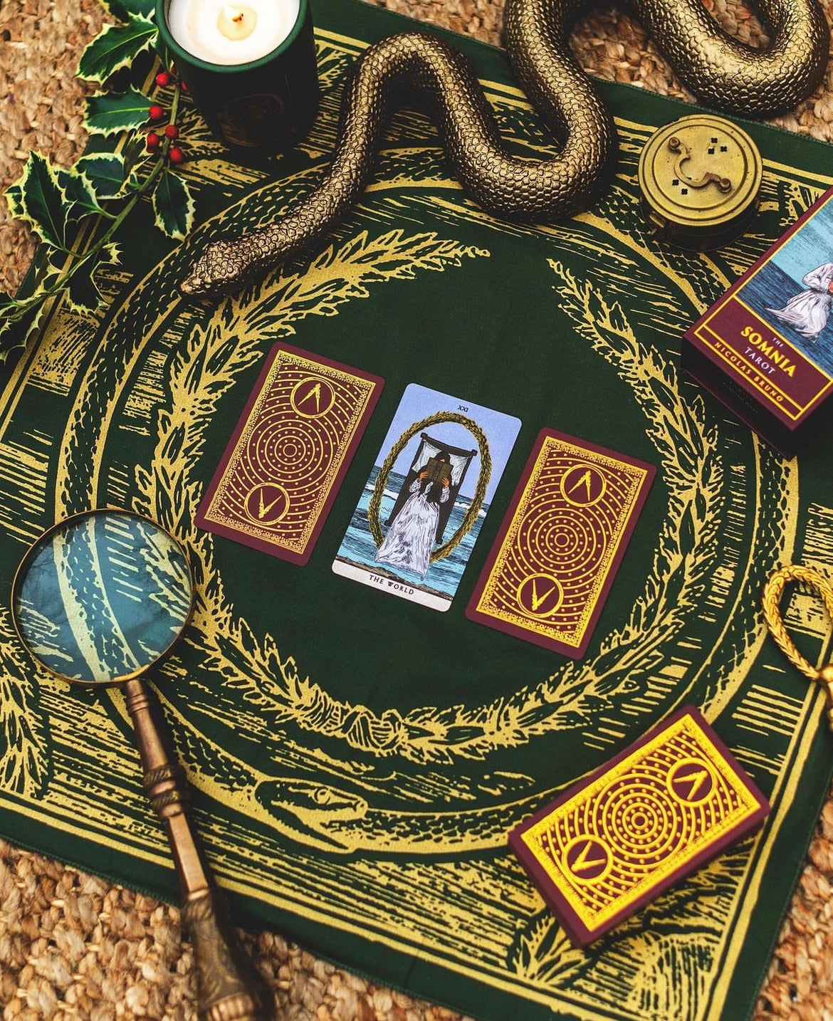 Somnia Tarot Cloth (The World)