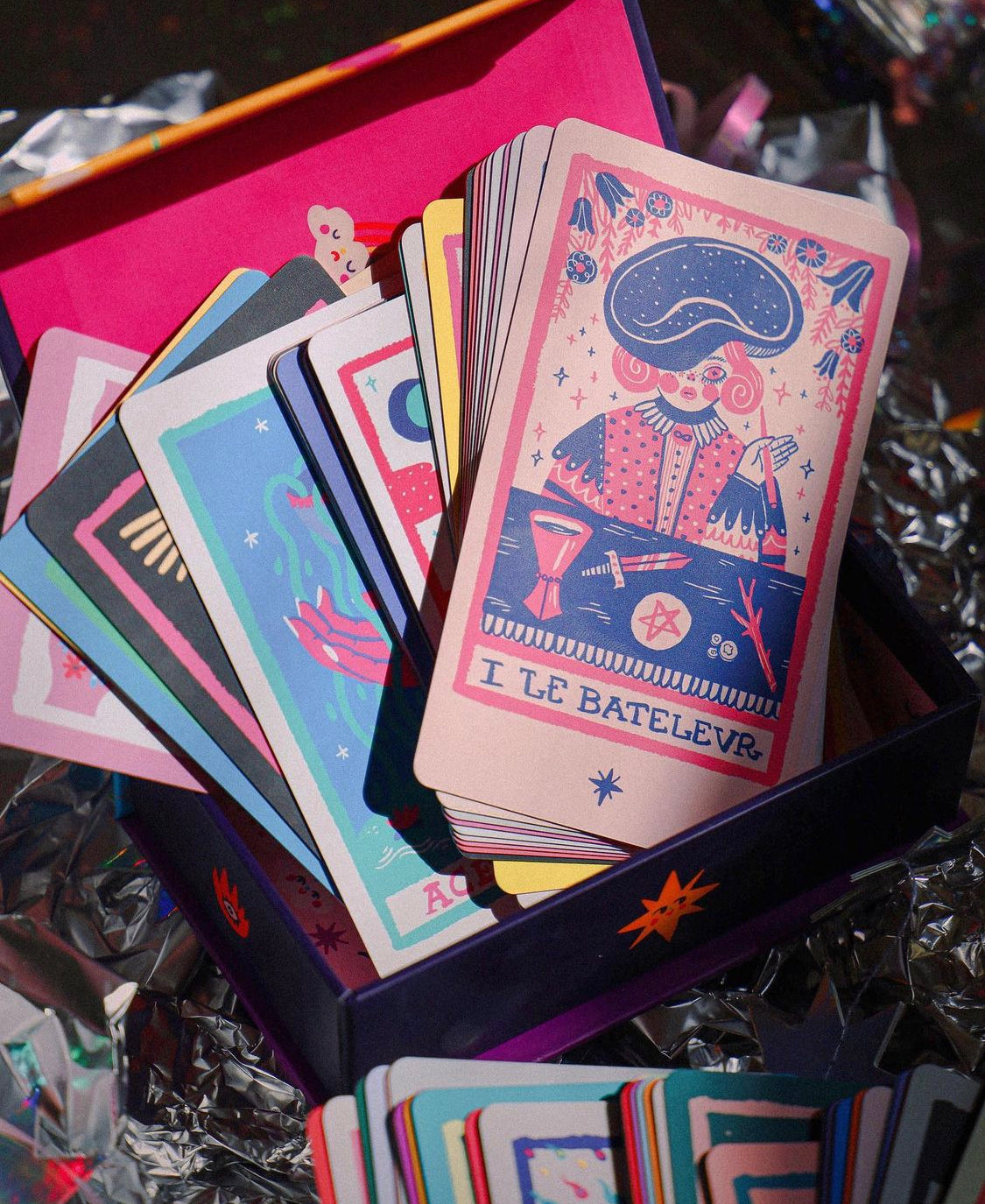 Rainbow Tarot (Indie) - Dented boxes🌈
