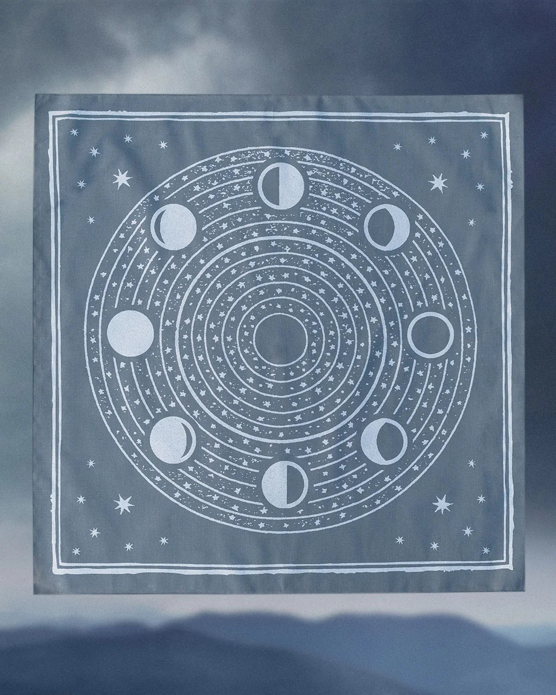 Somnia Tarot Cloth (The Moon)